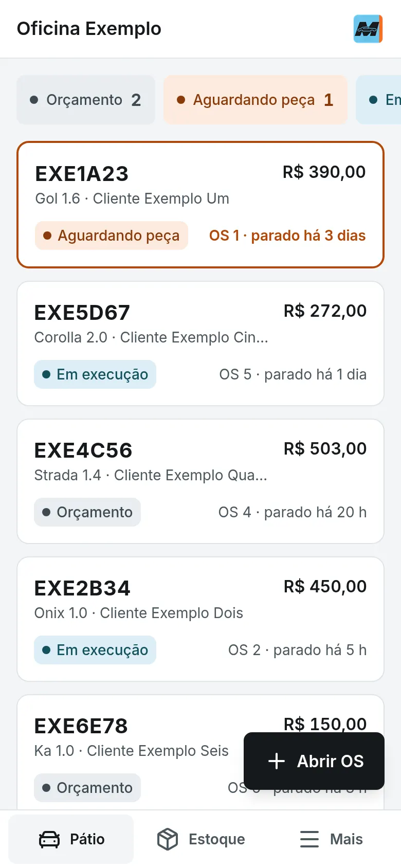 Pátio da Oficina Exemplo no celular, com carros por bandeira e tempo parado